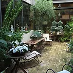 Bed & Breakfast La Maison Rousseau D'hotes Nîmes
