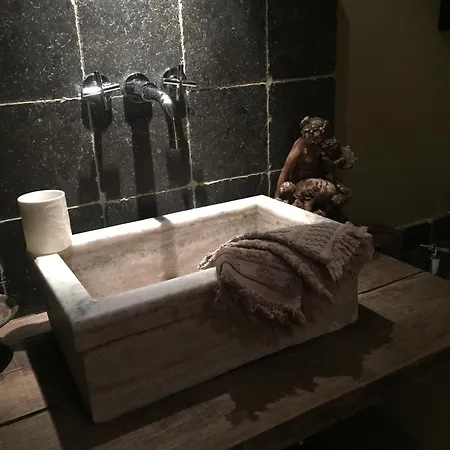 La Maison Rousseau D'hotes Bed & Breakfast