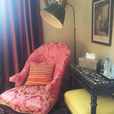 La Maison Rousseau D'hotes Bed & Breakfast 4*