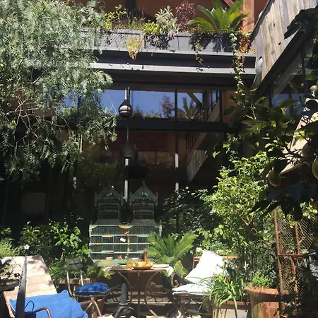 Bed & Breakfast La Maison Rousseau D'hotes 4*