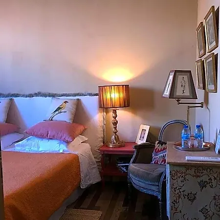 La Maison Rousseau D'hotes Bed & Breakfast Nimes