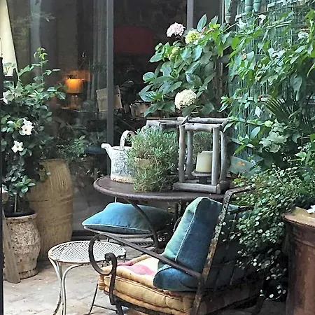 La Maison Rousseau D'hotes Bed & Breakfast