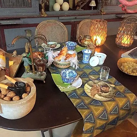 Bed & Breakfast La Maison Rousseau D'hotes 4*