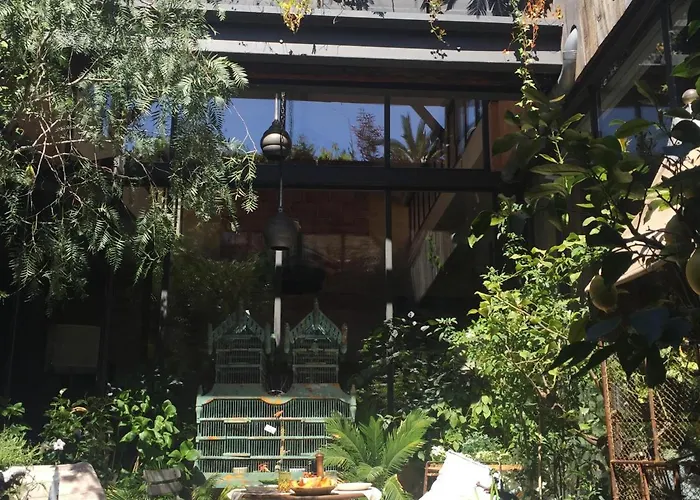 ベッド・アンド・ブレックファスト La Maison Rousseau D'hotes 4*