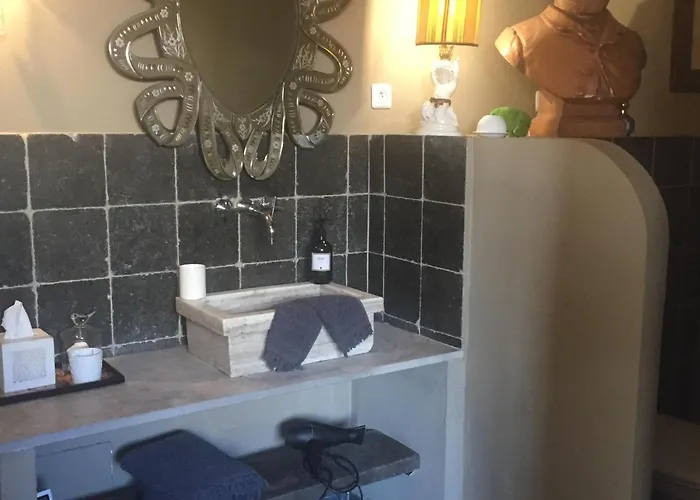 La Maison Rousseau D'hotes